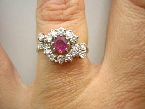 Brilliant ruby ring 585 - brilliant,