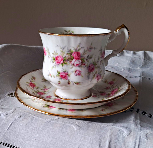 Paragon bone china tea cup - paragon,