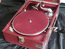 HMV 102 GRAMOPHONE IN RED, WORKING WELL, No. 16 SOUNDBOX