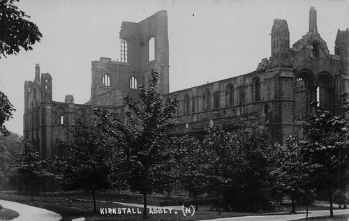 Leeds kirkstall abbey an - -,