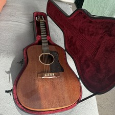 Vintage 1981 Guild D-15M