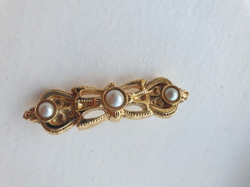 Gold tone with faux pearl - with,