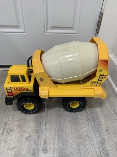 Vintage 1980s tonka cement - tonka,
