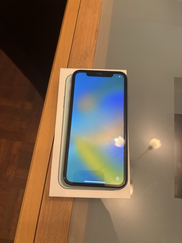 Apple iphone 64gb green - 11,