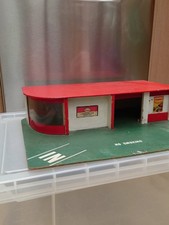 Classic style toy - car, garage
