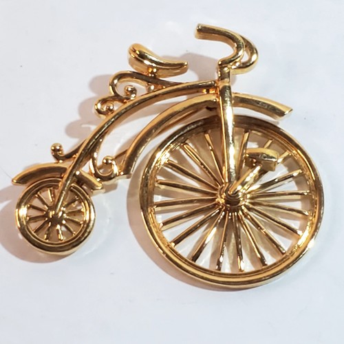 Gold tone metal mechanical - metal,