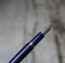 Beautiful Fountain Pen Montegrappa Fortuna Dark Blue Resin - Platinum Finish