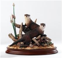 Border Fine Arts Otters 'Low