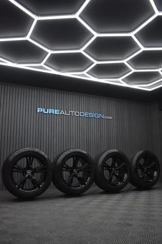 Genuine q8 audi alloy - q7,