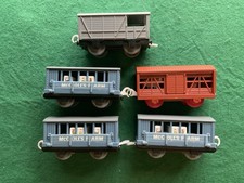 Thomas the Tank Engine & Friends Trackmaster McColl’s Farm Wagons &Brake Van.