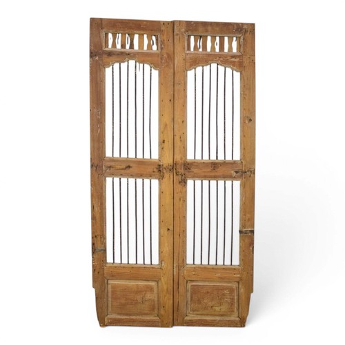 Free delivery pair - free,