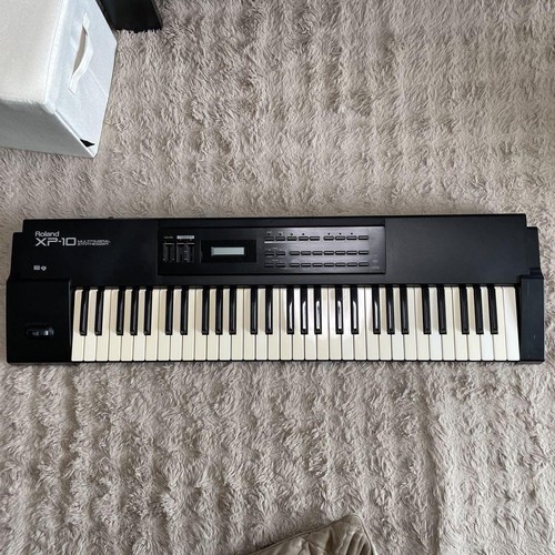 Roland synthesizer black - xp-10,