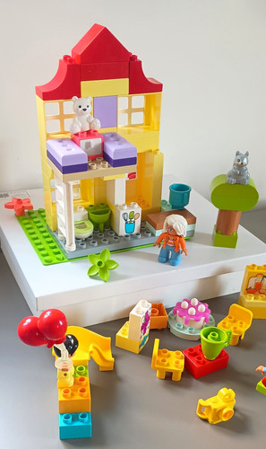 Lego duplo yellow - lego, house