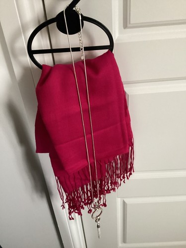 Cerise scarf with necklace - cerise,