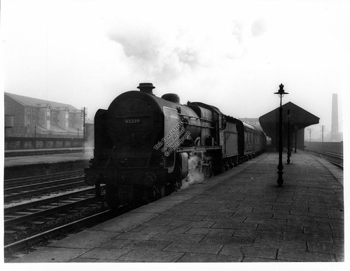 Stalybridge railway station - stalybridge,