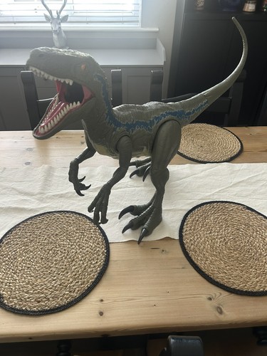 Jurassic world super - jurassic, colossal