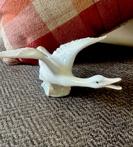 Lladro porcelain figurine - lladro,