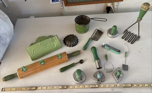 Vtg green wooden handle - vtg,
