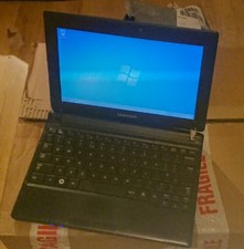 Samsung N145-Plus Netbook Mini Laptop with broken hinge