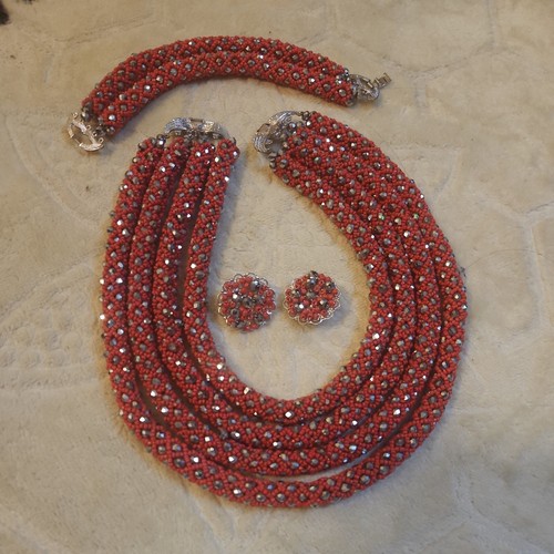 New elegant necklace set - new,