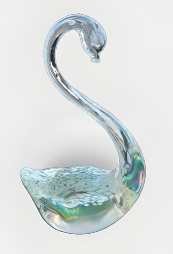 Medium size pretty iridescent - size,
