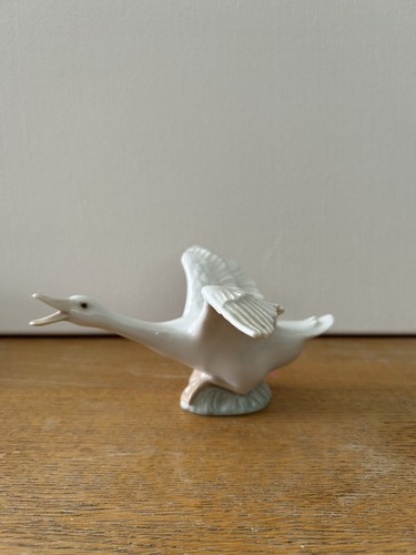 Lladro porcelain figurine - lladro,