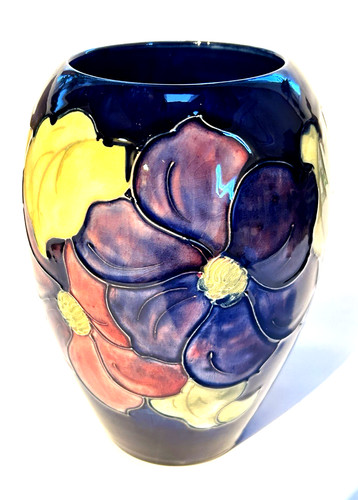 Moorcroft pottery vase - moorcroft,