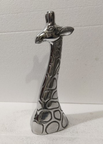 Metal giraffe head inches - giraffe,