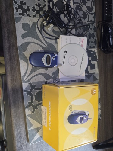 Motorola v300 mobile phone - v300,