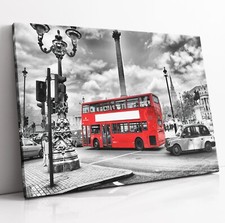 LONDON BLACK WHITE RED BUS