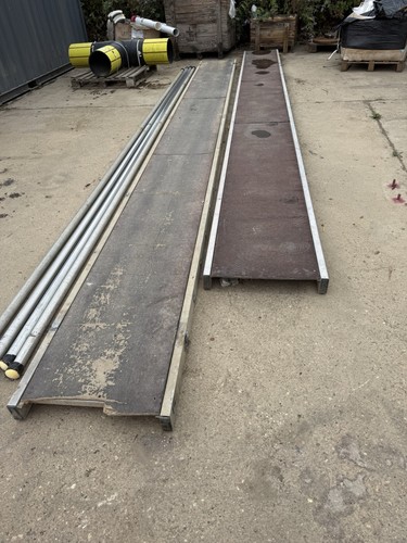 Young man boards - 7m(approx.),