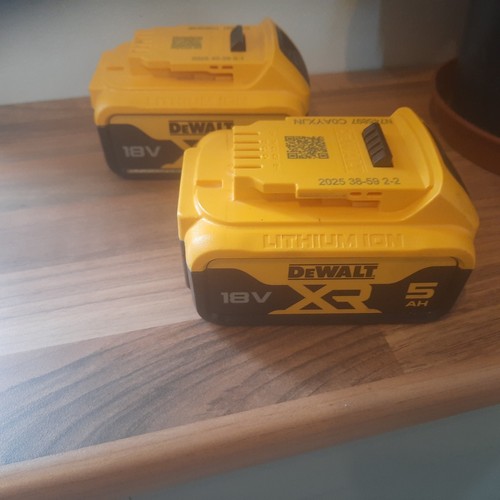 Genuine dewalt dcb184 18v - genuine,