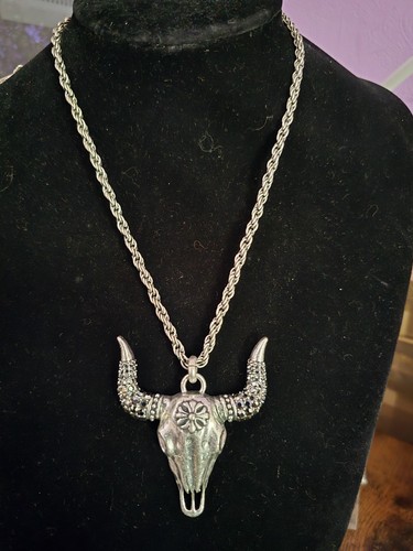 Nour london bull skull - london,