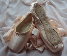 Pointe Shoes Freed of London