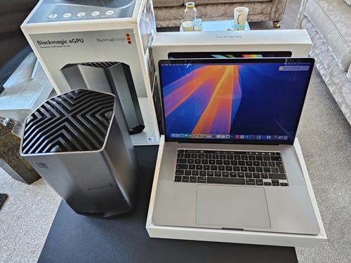 Macbook pro 2019 8gb - i9,,