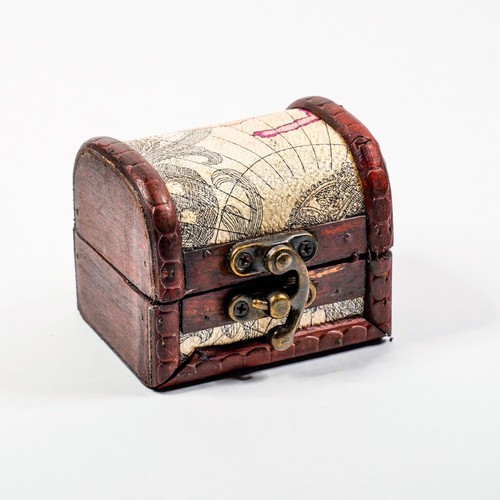 Mini wooden pirate - pirate, treasure