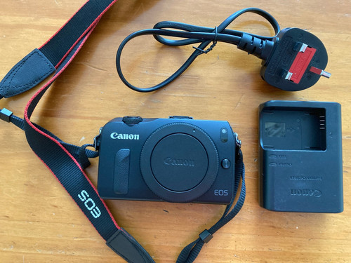 Canon eos 18mp mirrorless - eos,