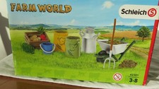 Schleich collectable horse hay feeder 41421 and Farm world set 42301
