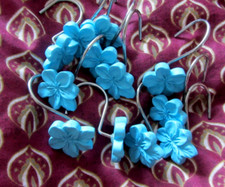 Set Of 12 Resin Floral Design Shower Curtain Hooks Turquoise /Chrome Gently Used