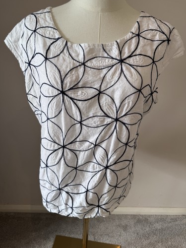 Luca vanucci embroidered top - vanucci,