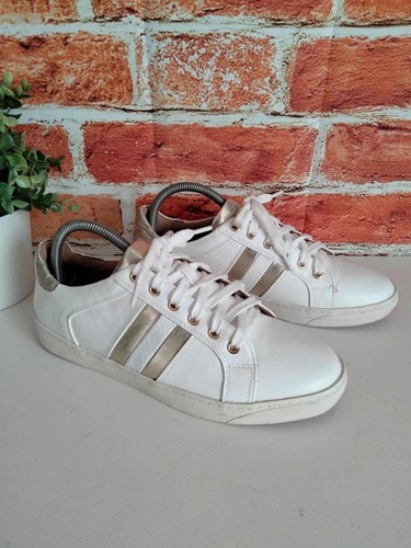 Nine west white gold stripe