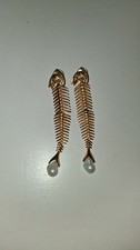 Schiaparelli Elegant Fishbone Detail Earrings Baroque Pearl Dangle Jewelry Gift