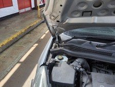 BONNET HINGE RH VAUXHALL CORSA