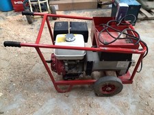 200 AMP DC WELDER GENERATOR, 13HP HONDA ENGINE WITH 240V & 110V SOCKETS.