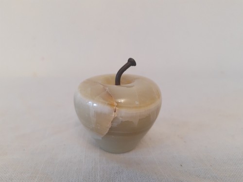 Small onyx stone apple - small,