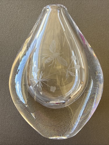 Honey bee etched vase - honey, orrefors