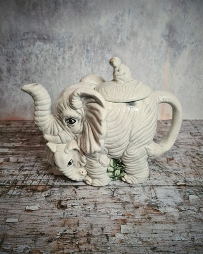 Vintage kitsch quirky eclectic - vintage,