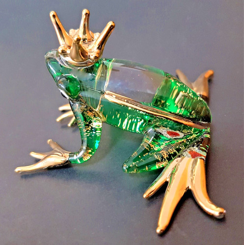 Green art glass frog prince - green,