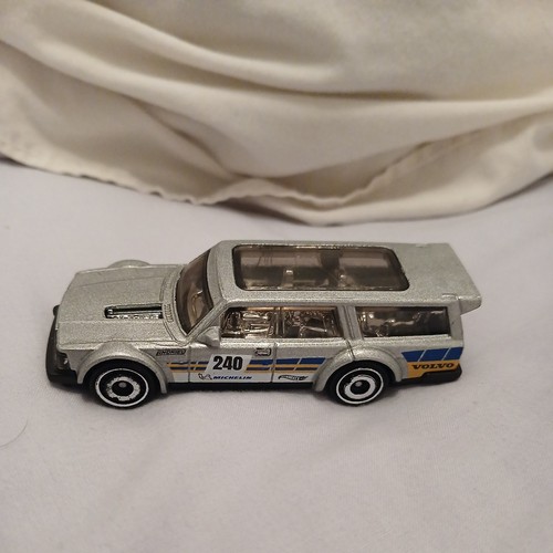 Hot wheels volvo - 240, drift