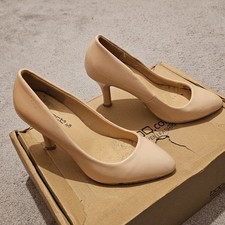 CREAM KITTEN HEELED PUMPS